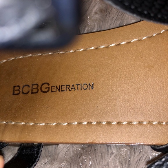BCBGeneration Black Gladiator Sandals with zipper - Picture 4 of 5